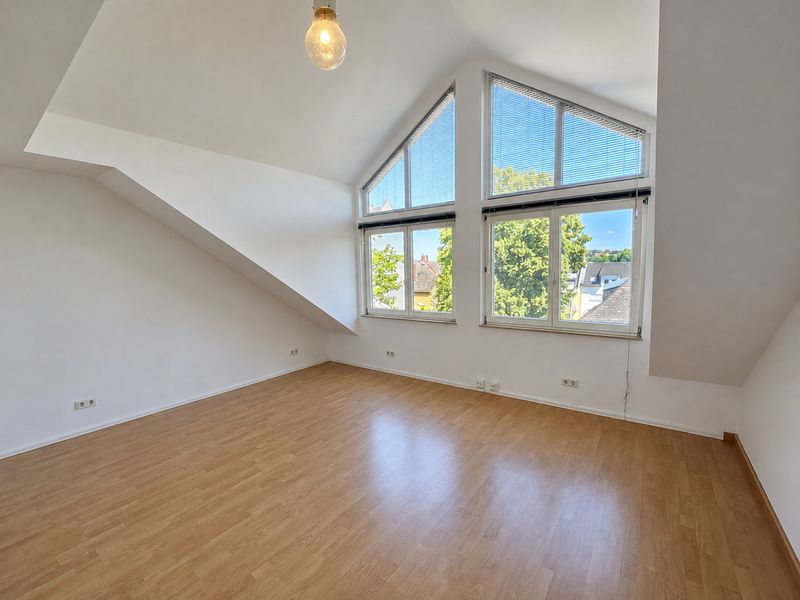 Frisch renovierte Maisonettewohnung mit Tiefgaragenstellplatz in zentraler Wohnlage von Limburg